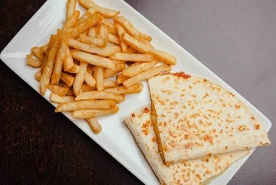 Kids quesadilla with fries
